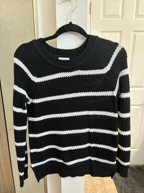Old Navy Black & White Striped Crewneck Sweater